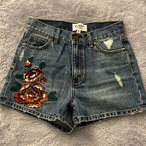 EVIDNT Los Angeles Embroidered Denim Shorts